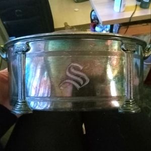 Vintage 3428 metal planter